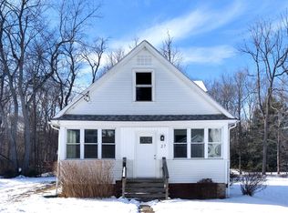 27 Thayer St, Amherst, MA 01002