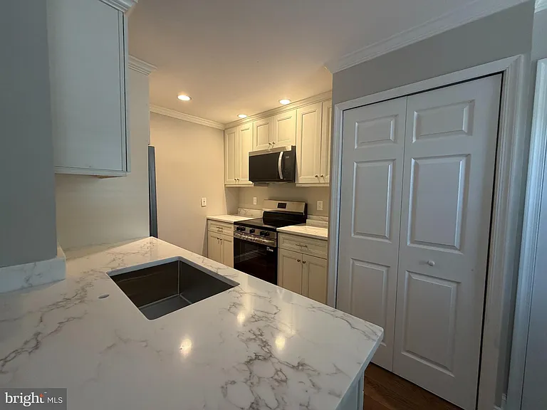 403 S Main St #105 — Photo 6