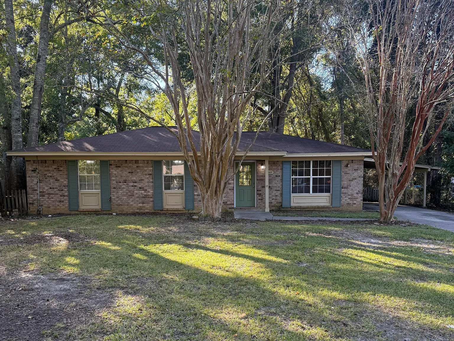 3 bed, 2.0 bath, 1575 sqft, $1,700 — Photo 1