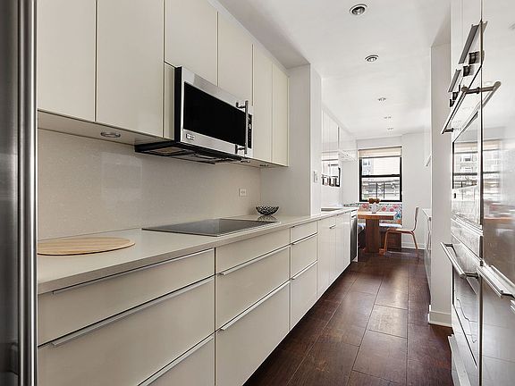 5th image of 120 E 81st St APT 6F