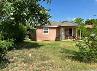 1206 N 8th St, Carrizo Springs, TX 78834
