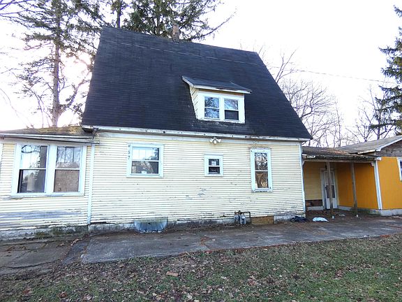2nd image of 660 Pearl St