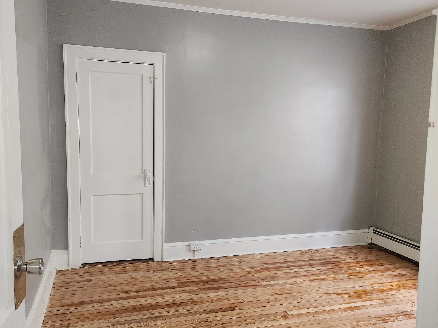 3 bed, 1100 sqft, $1,900 — Photo 3
