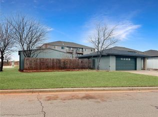 112 Blue Ridge Dr, Elk City, OK 73644