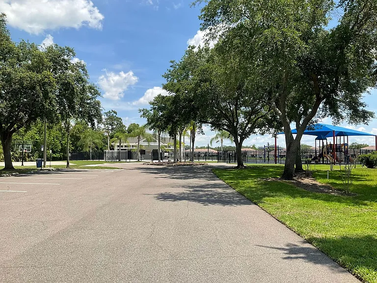 1318 Lake Biscayne Way — Photo 9