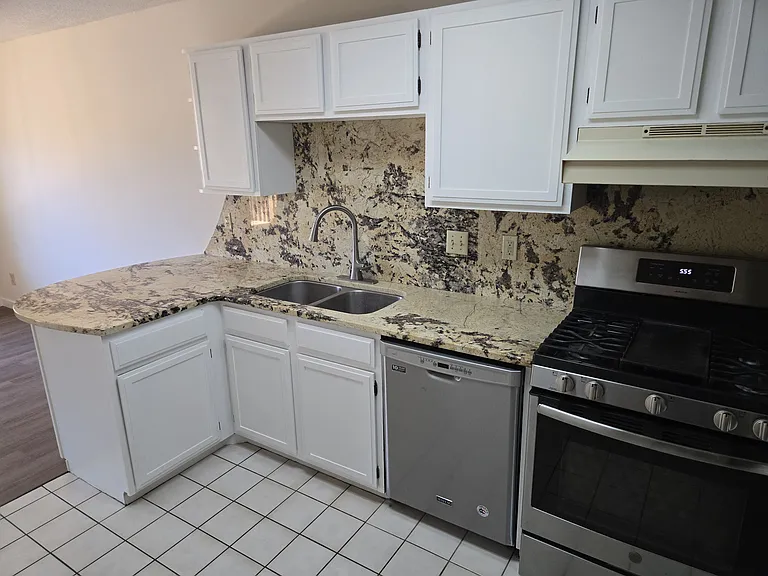 3553 Avon Dr — Photo 6