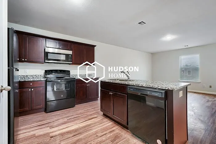 1714 E Cornell St — Photo 5