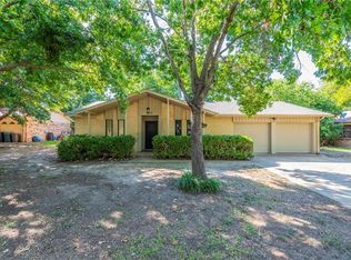 1214 Cozby St E, Benbrook, TX 76126