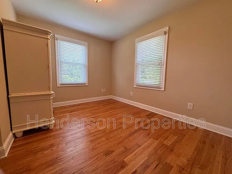 712 Hunter St — Photo 7