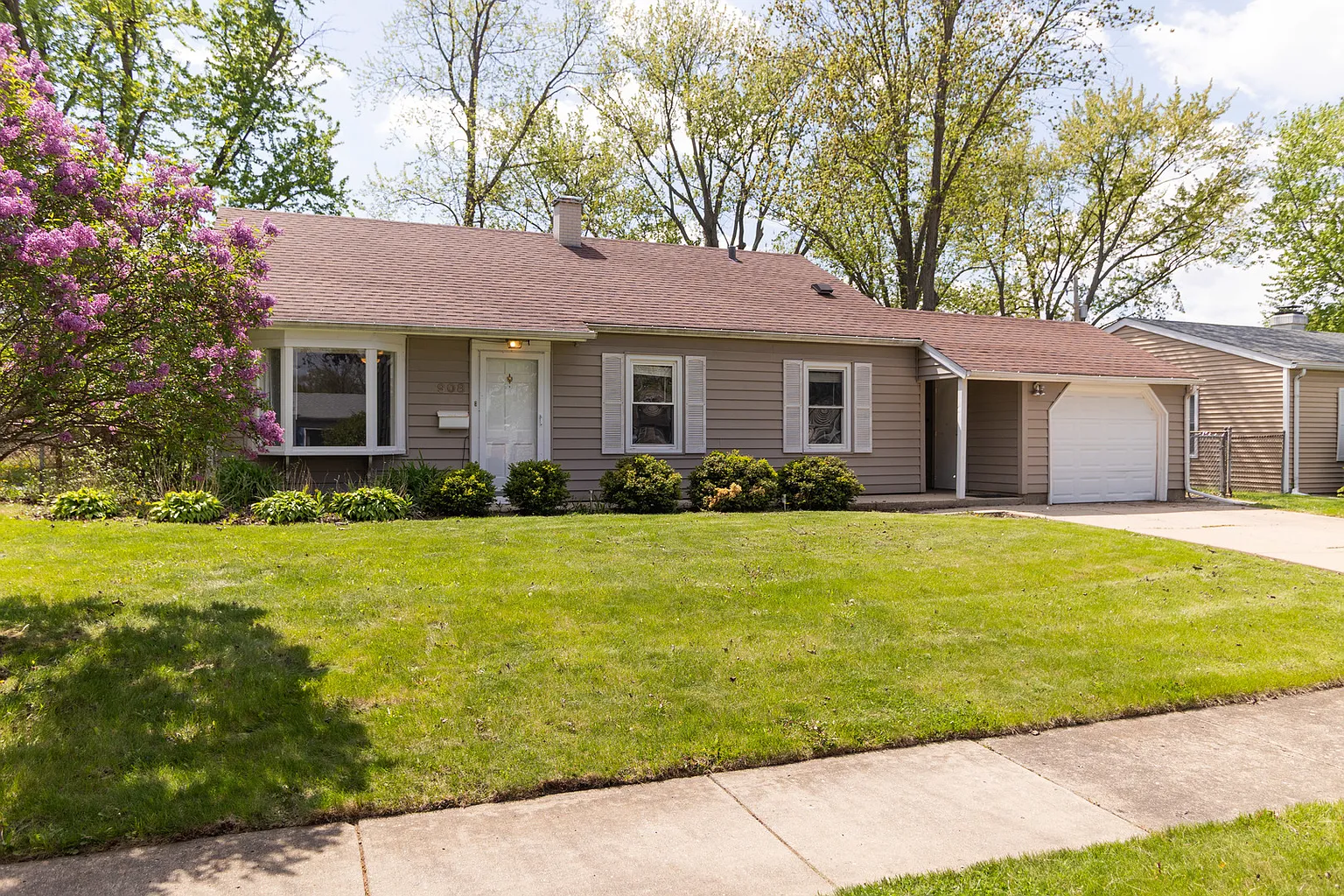 908 Mulberry Ln photo 1