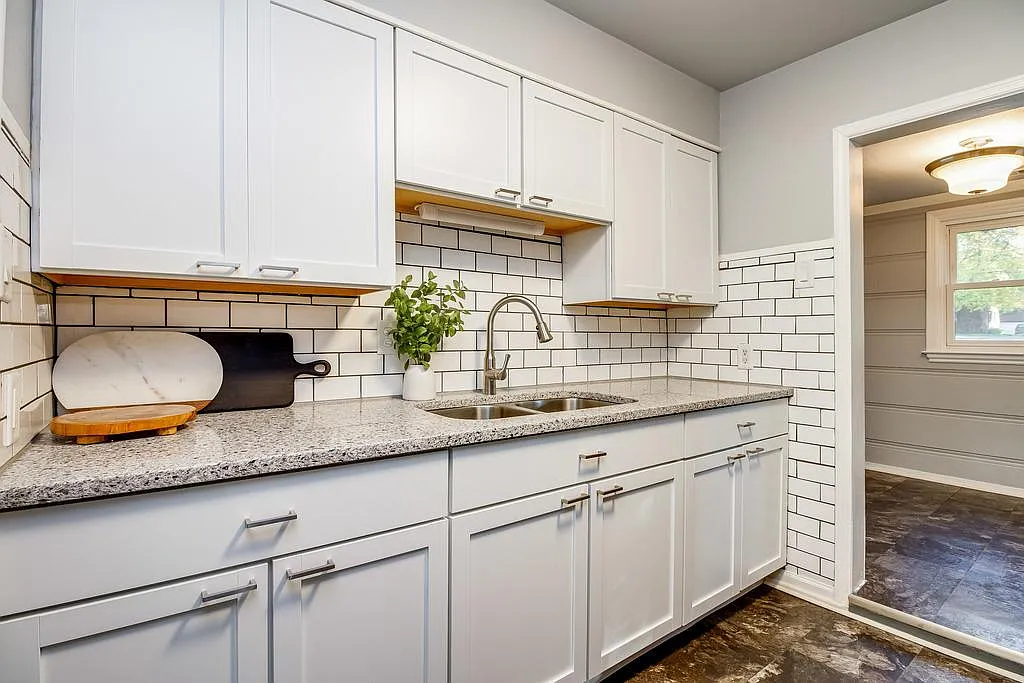 2 bed, 1023 sqft, $1,800 — Photo 4