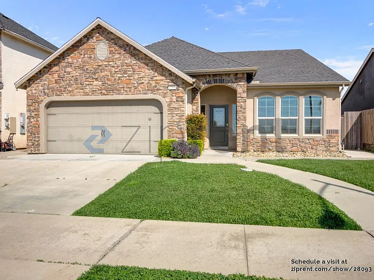 4780 Barclay Way — Photo 2