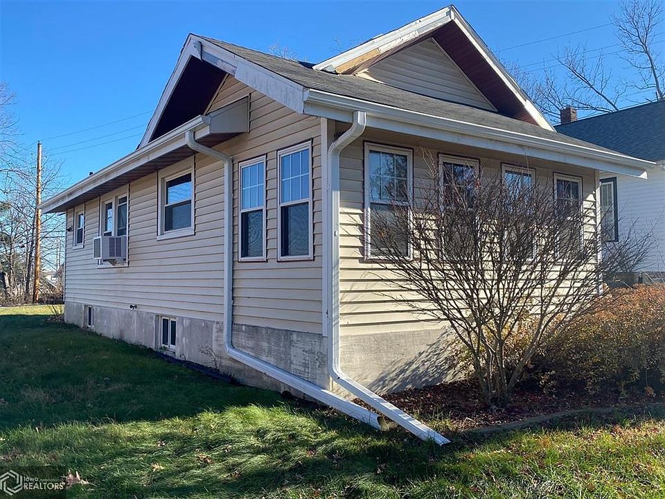 223 12th St NW, Cedar Rapids, IA 52405 | Zillow