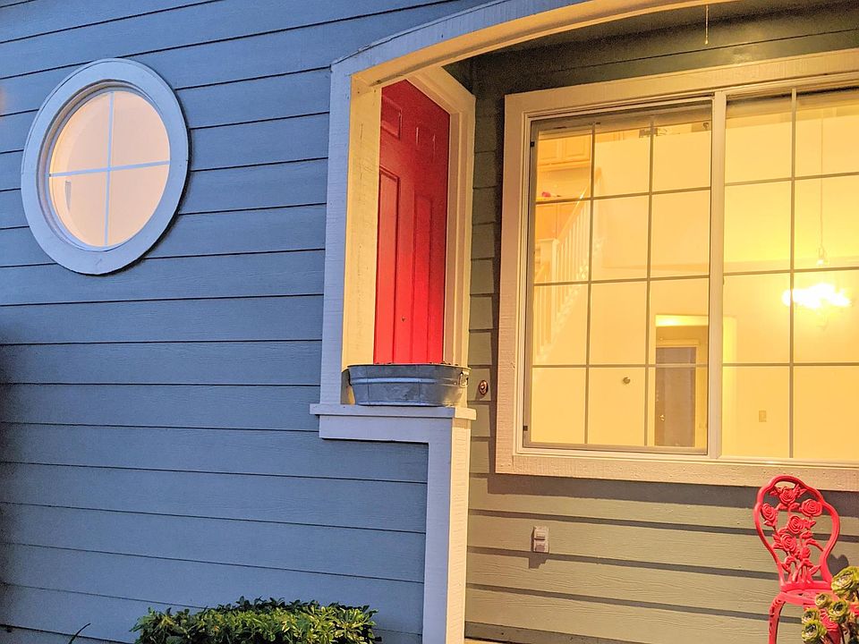 1st image of 924 Gates St
