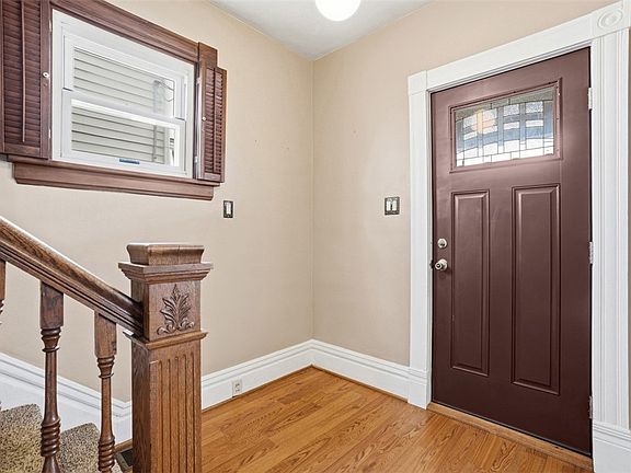5th image of 516 Eau Claire St