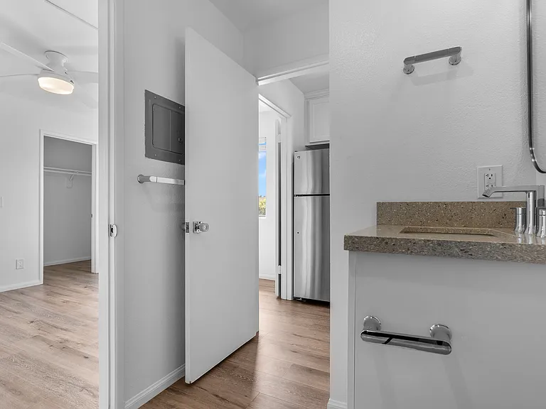 Pacific Villas — Photo 28
