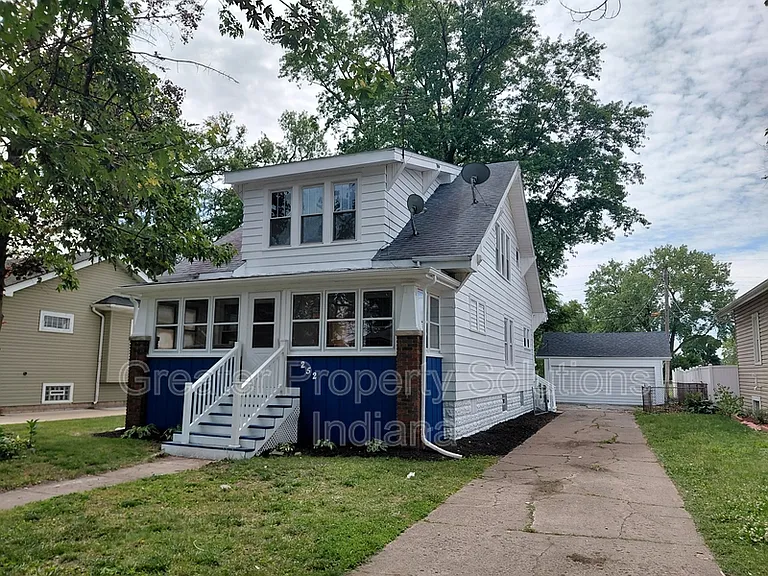 252 Lawndale St — Photo 1