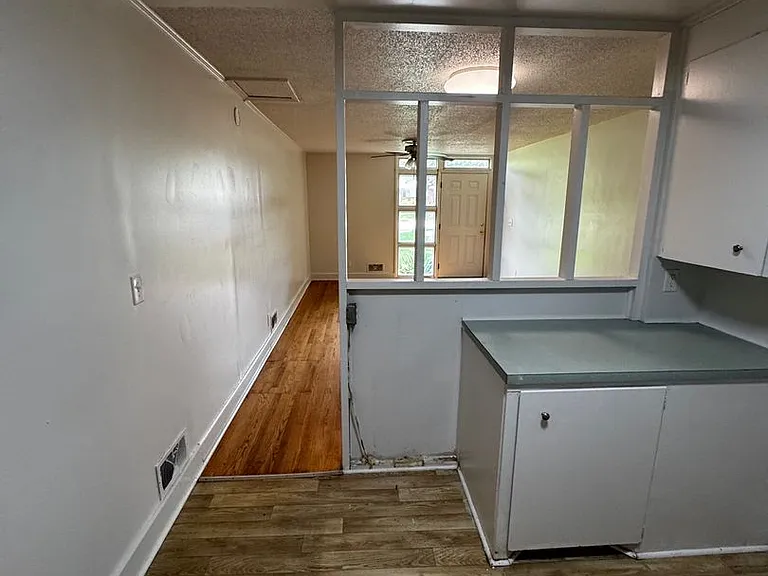 416 Stroud Rd — Photo 20