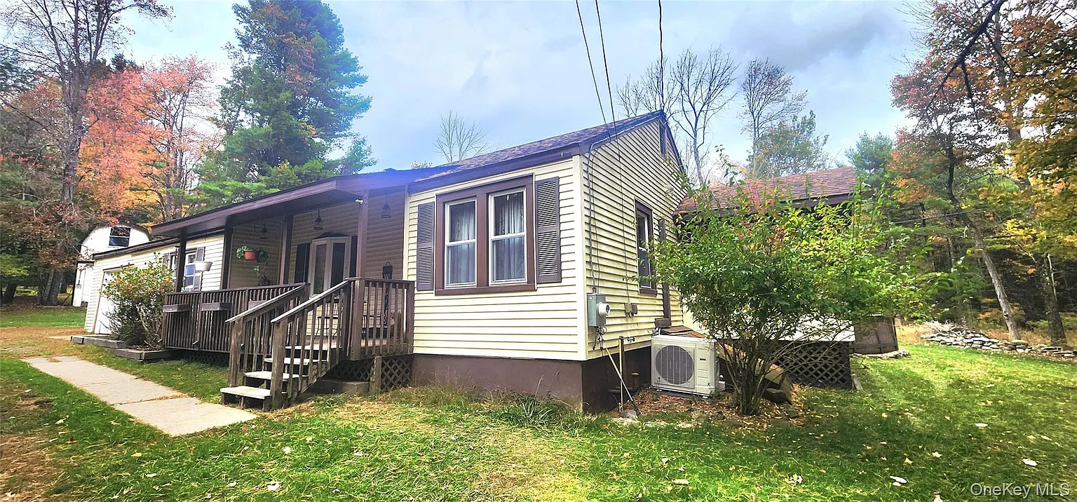 565 Cold Spring Road photo 1
