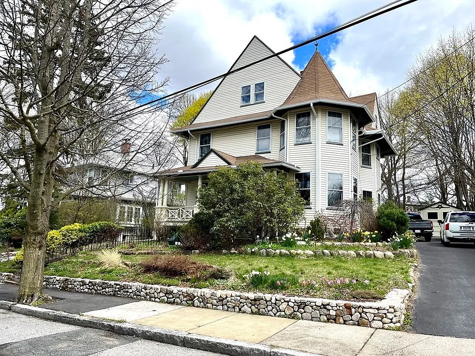 37 Gleason St