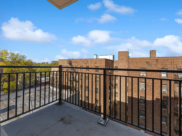2045 Ocean Ave #805 — Photo 12