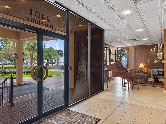4th image of 2401 Bayshore Blvd Unit 908