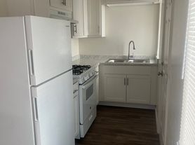 Fontana Court Apartments, 1 beds  1.0 baths (640 sqft)