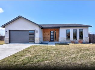 126 Meadow Valley Loop, Jarrell, TX 76537