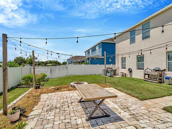 5th image of 313 Shell Manor Dr