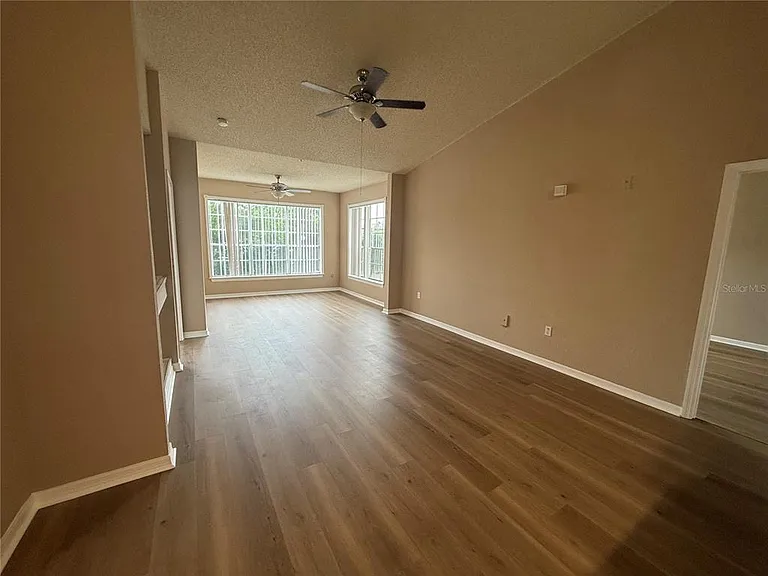 Plantation Park Cir — Photo 13
