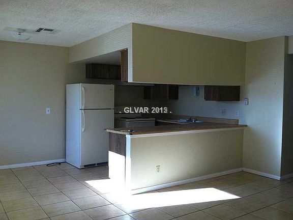 5th image of 301 Eastminister Ct