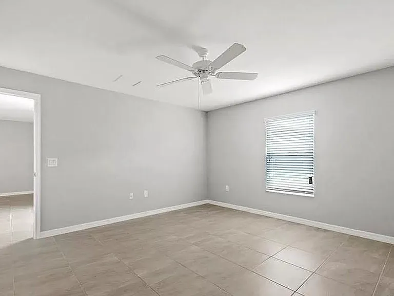 1406 SW Trafalgar Pkwy — Photo 8