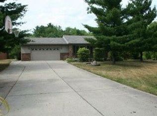 12669 Dejarol St, South Lyon, MI