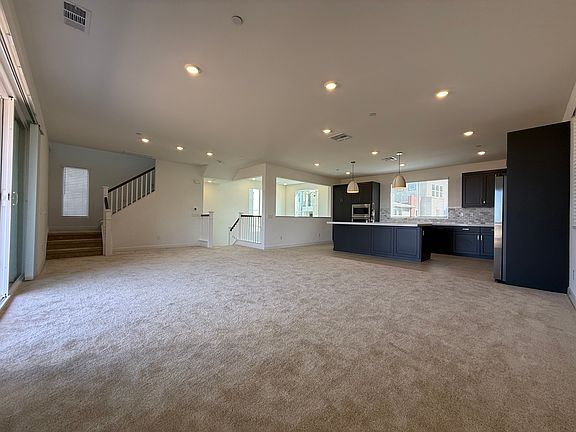 2nd image of 424 Bunsen St