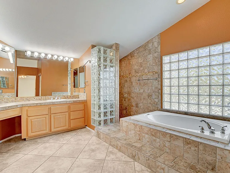 8401 Desert Quail Dr — Photo 46