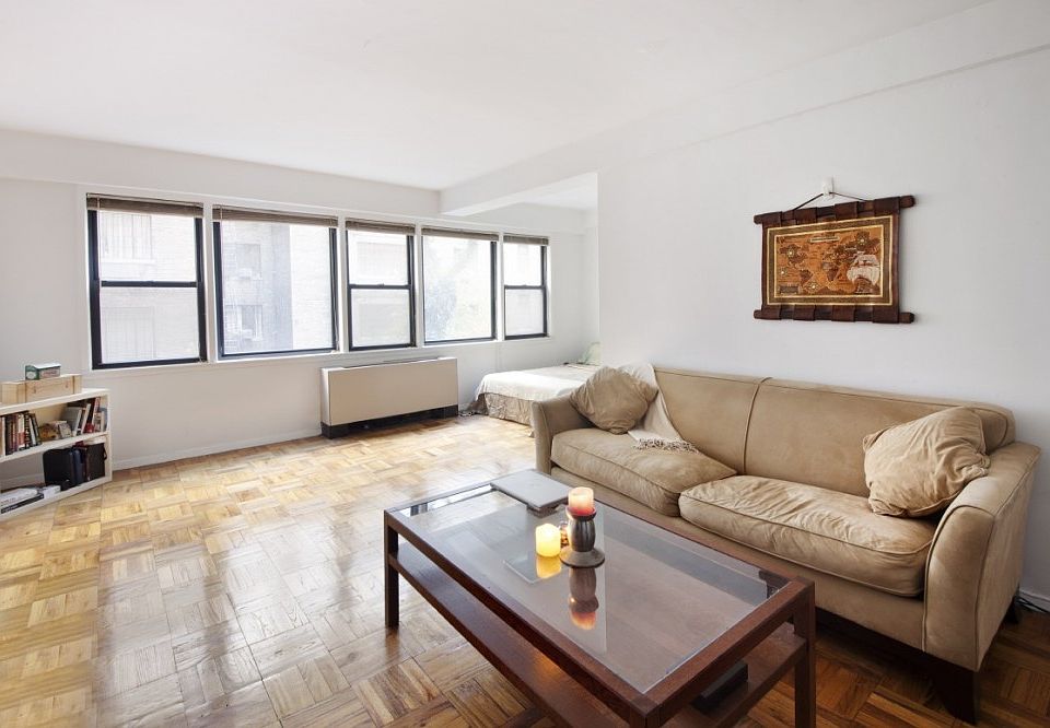 1st image of 55 E 9th St APT 3P