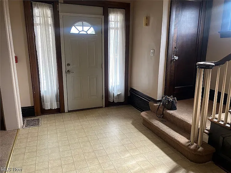 261 Lawson Ave — Photo 4