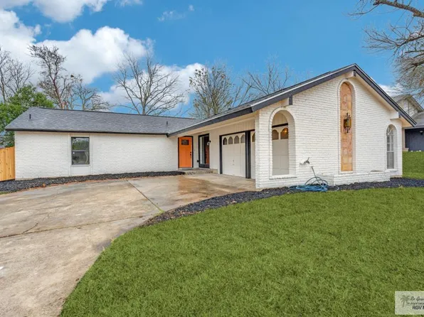 7652 Antique Oak St, Live Oak, TX 78233