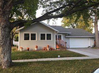 515 W 23rd St, Kearney, NE 68845