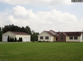 8766 Henderson Rd, Diamond, OH 44412