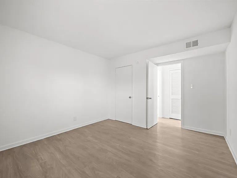 308 W Trinity Ave — Photo 19