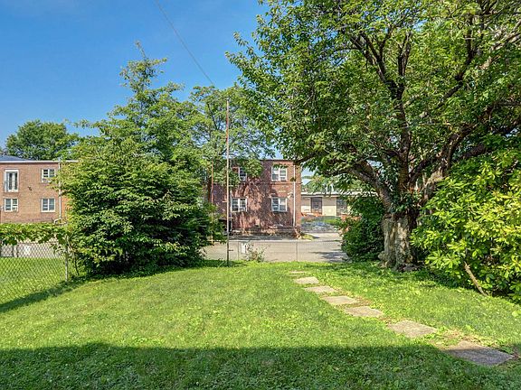 4th image of 10 Winthrop Pl