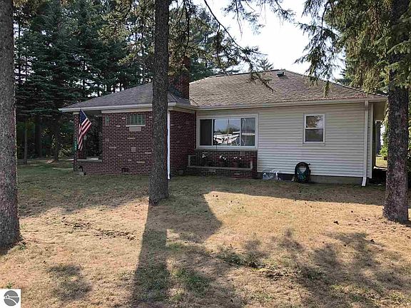 3rd image of 1342 S Lakeshore Dr