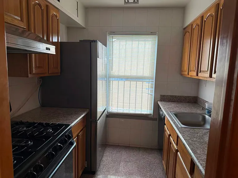 2519 S Hancock St — Photo 2