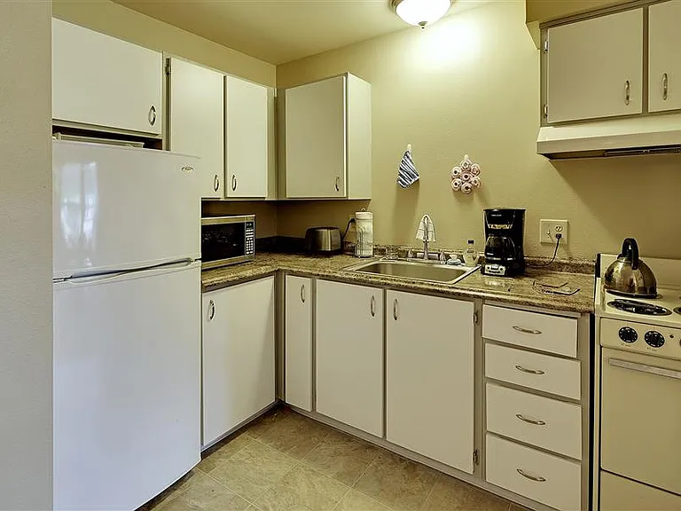 Windsor Square Retirement Community — Photo 11