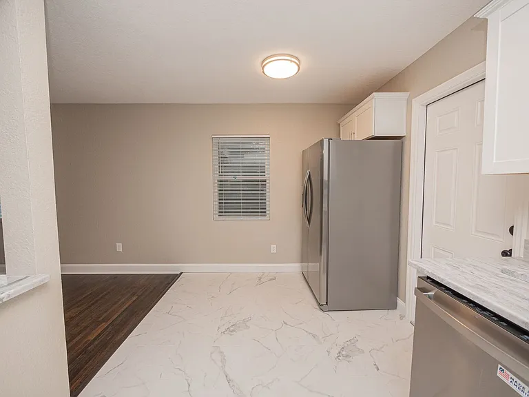 1512 E Fern Rd — Photo 24