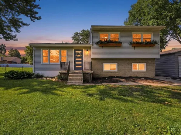 6611 Hendrickson Rd, Middletown, OH 45044