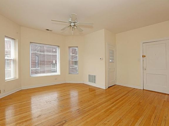 3rd image of 853 W Cornelia Ave #851-3S