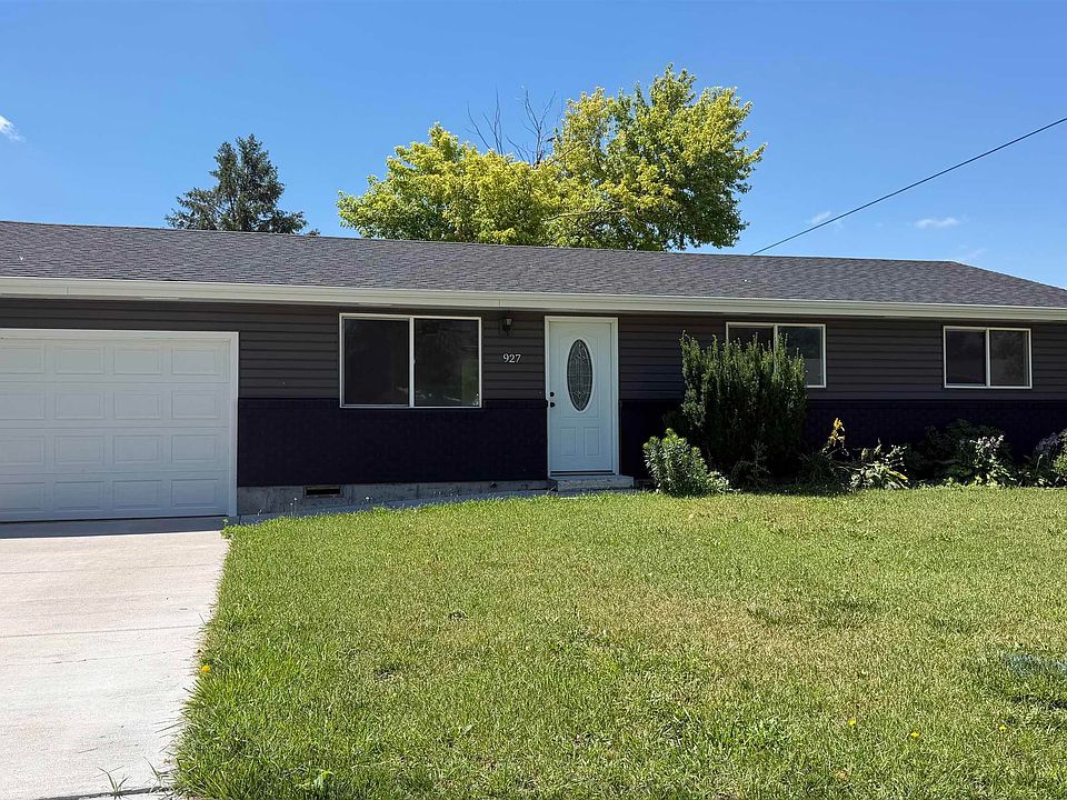 1st image of 927 16th St