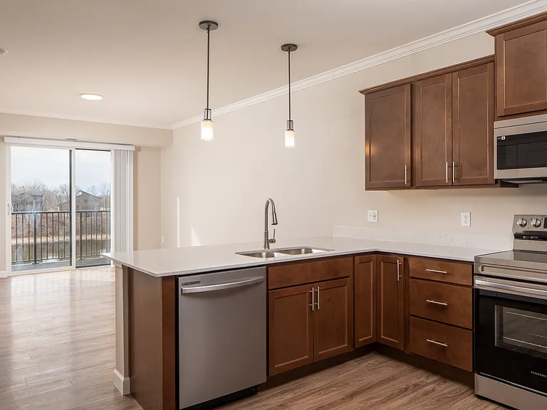 Jeffers Waterfront Apartments — Photo 29